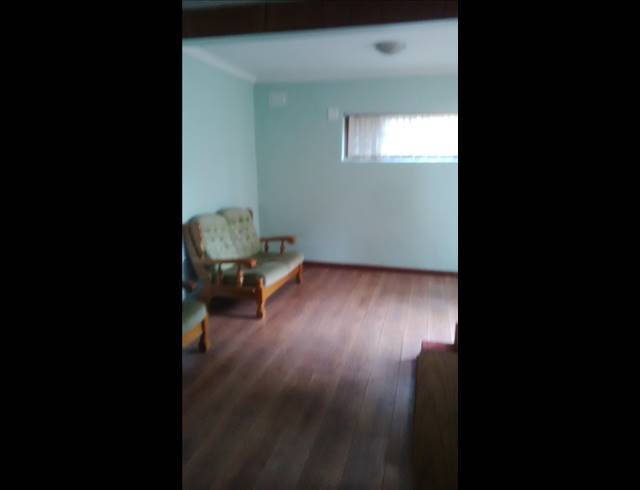 2.5 BEDROOM HOUSE RENTED IN WESTCLIFF